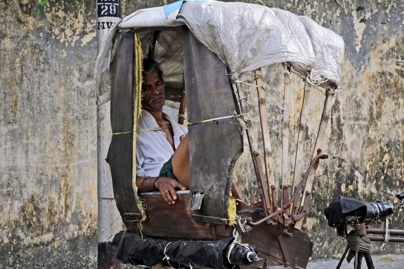 Illustration for article titled Photos of India's Deadly, Street-Melting Heat Wave